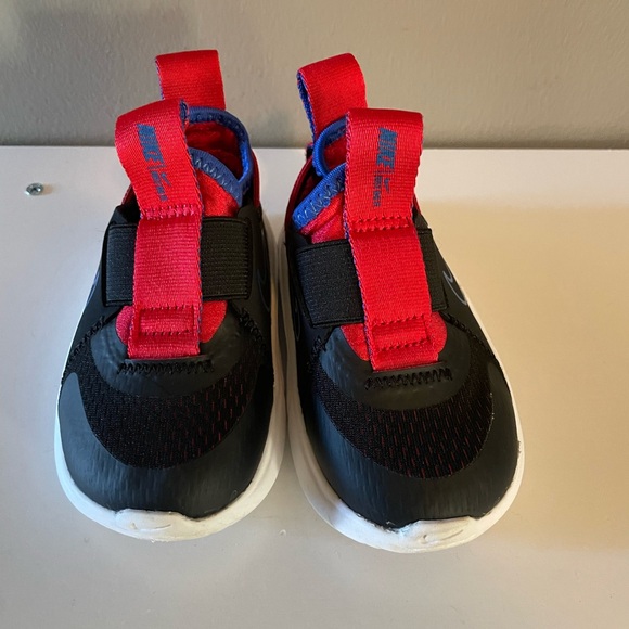 Nike Toddler Black and Red Shoes. Size 5 - Picture 2 of 11